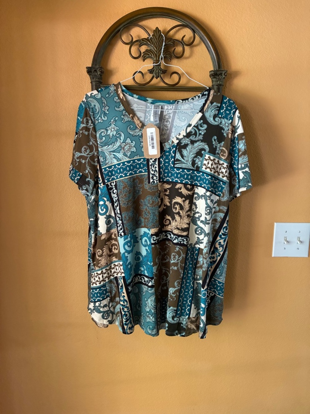 NWT Honeyme Curvy Blouse